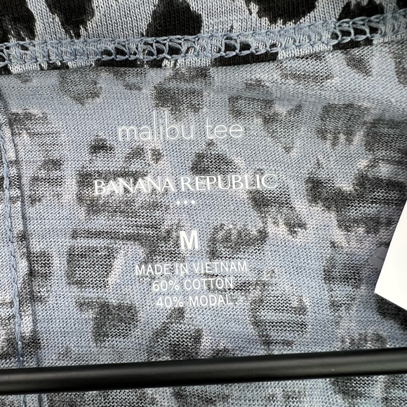 BANANA REPUBLIC MALIBU V NECK CHEETAH PRINT SHORT SLEEVE T SHIRT - Picture 4 of 5